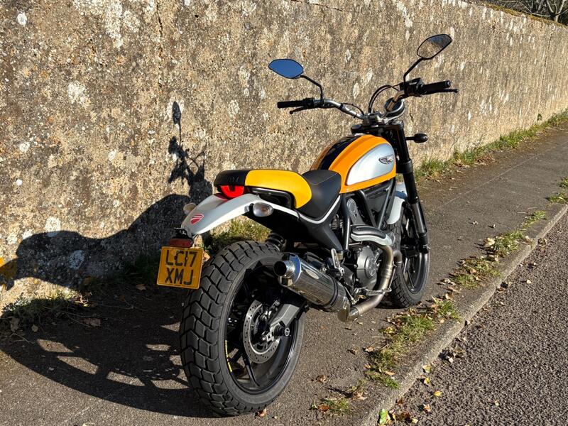 DUCATI SCRAMBLER 800
