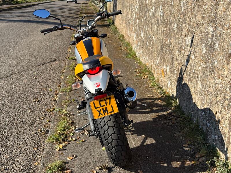 DUCATI SCRAMBLER 800