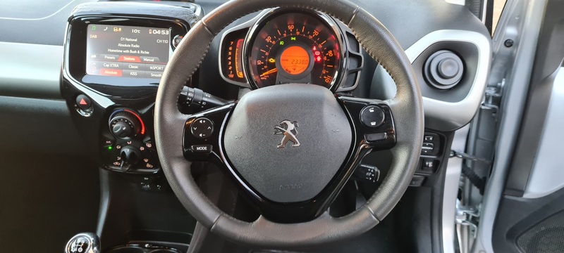 PEUGEOT 108