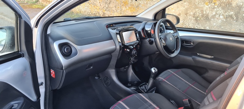 PEUGEOT 108