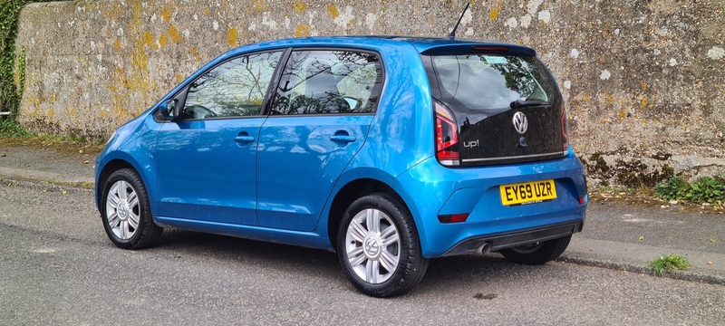 VOLKSWAGEN UP