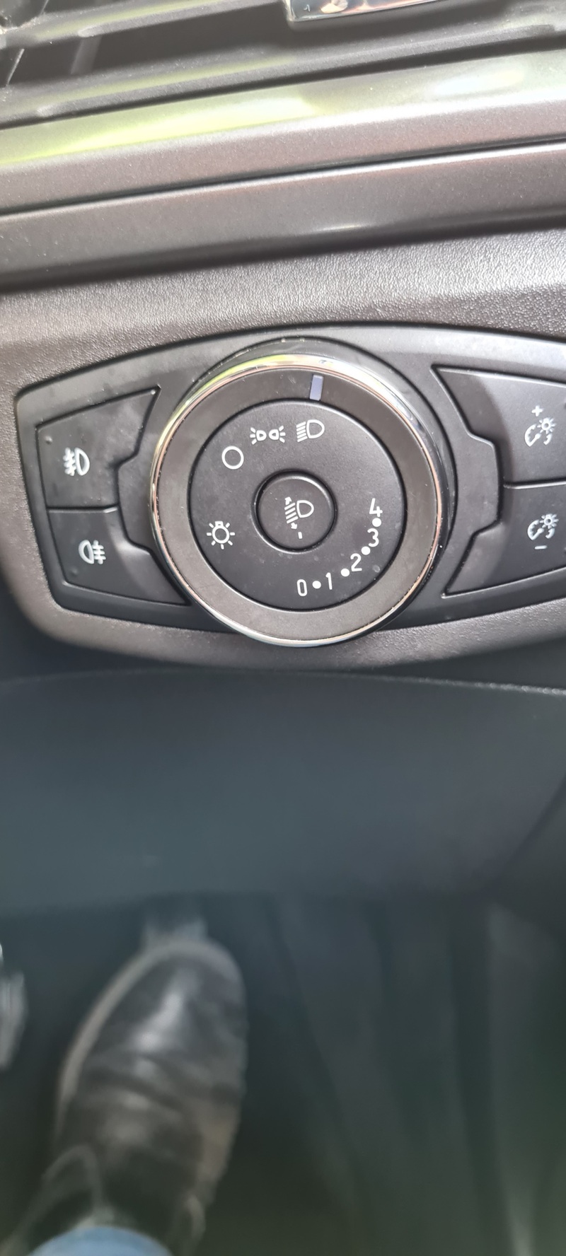 FORD MONDEO