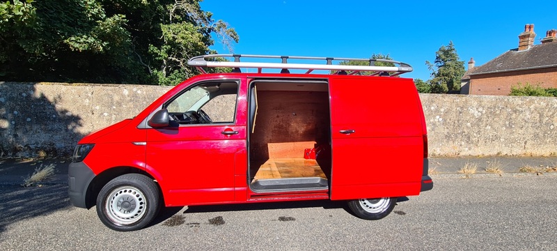 VOLKSWAGEN TRANSPORTER