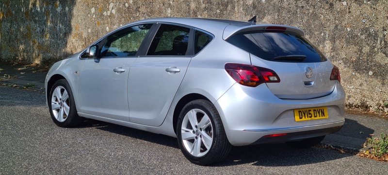 VAUXHALL ASTRA