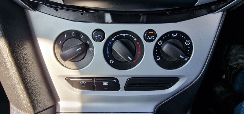 FORD FOCUS