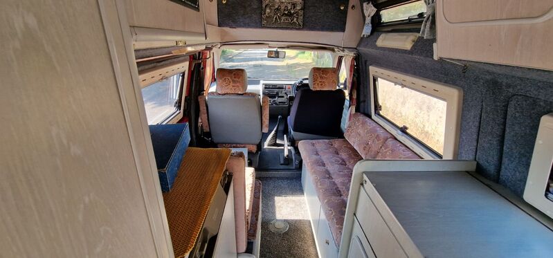 VOLKSWAGEN TRANSPORTER