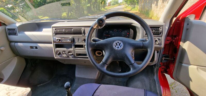 VOLKSWAGEN TRANSPORTER