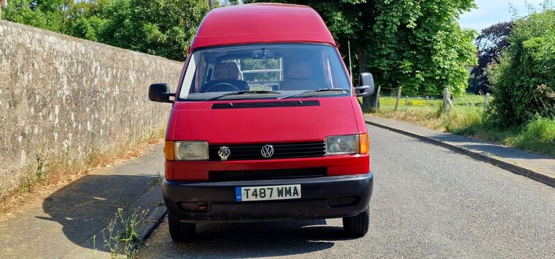 VOLKSWAGEN TRANSPORTER