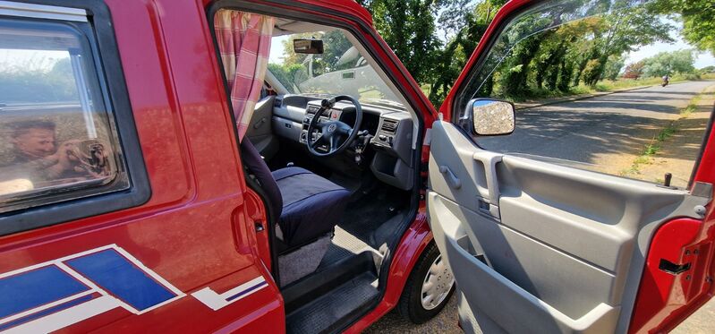 VOLKSWAGEN TRANSPORTER